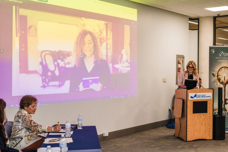 Ligia Guerrero Lugo via video recita palabras para Lacayo.