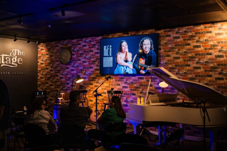 Ale y Adrián on The Vintage Room