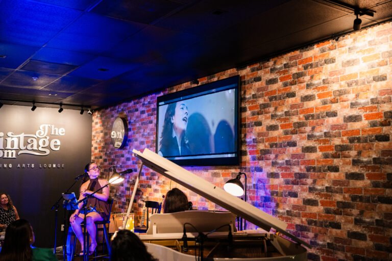 Ale y Adrián on The Vintage Room