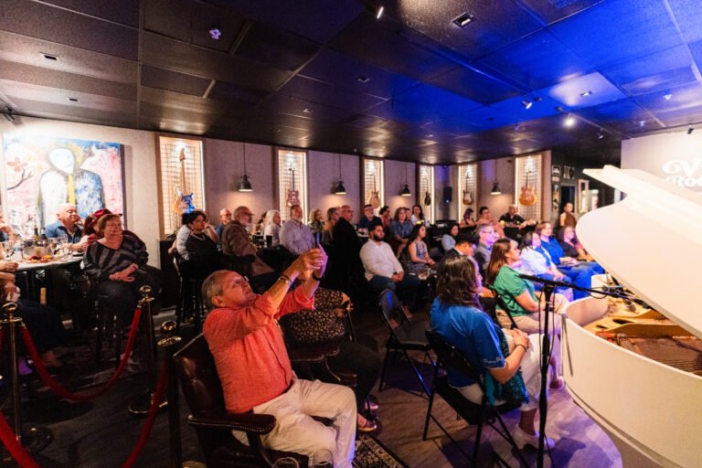 Ale y Adrián on The Vintage Room