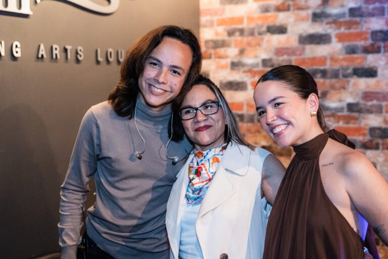 Ale y Adrián on The Vintage Room