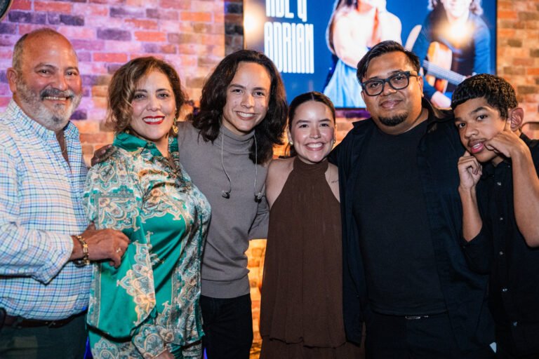 Ale y Adrián on The Vintage Room